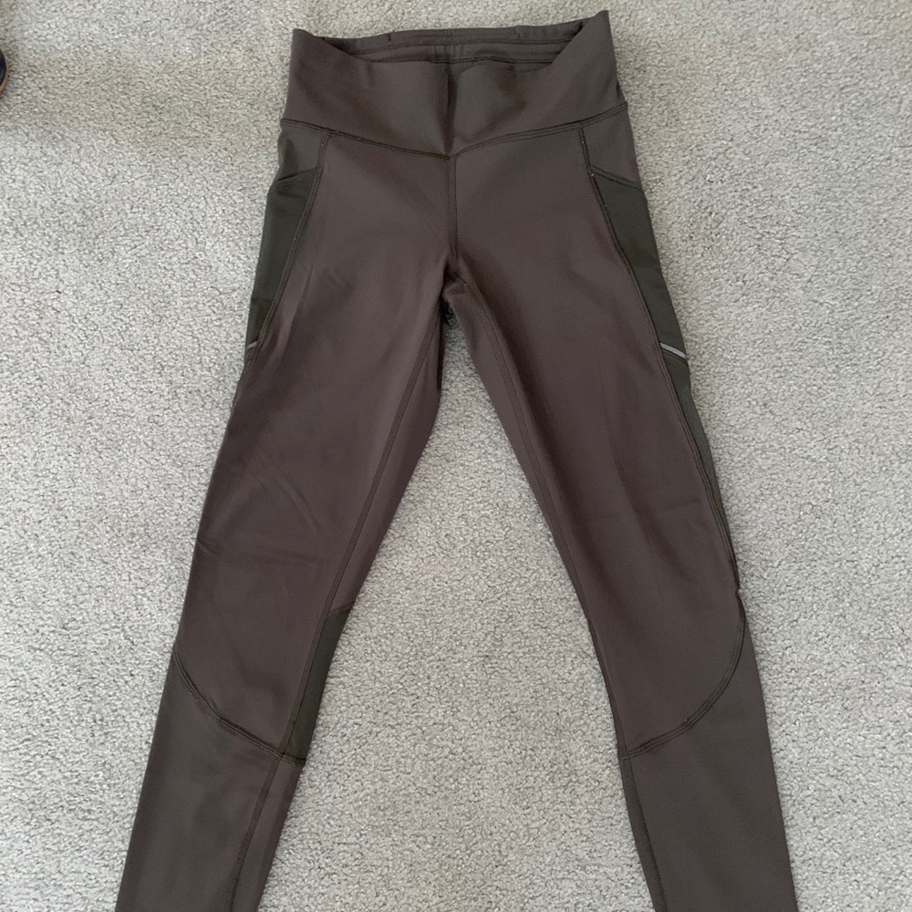 Lululemon Hunter Green Leggings w Mesh